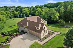 4042 Coopers Hawk Dr, Richfield, WI 53033 - Photo 3