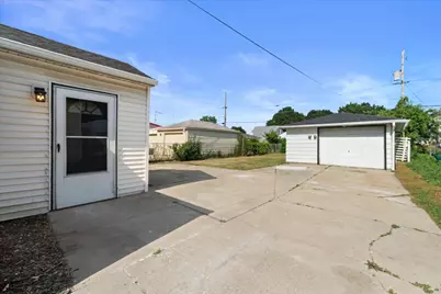 3428 S 3rd St, Milwaukee, WI 53207 - Photo 23