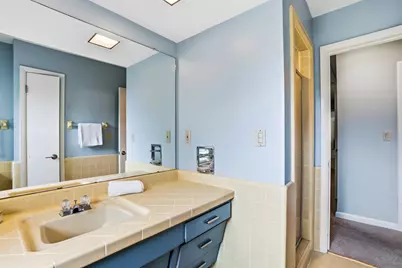 7860 N Fairchild Rd, Fox Point, WI 53217 - Photo 29