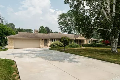 7860 N Fairchild Rd, Fox Point, WI 53217 - Photo 35