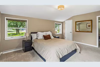 7860 N Fairchild Rd, Fox Point, WI 53217 - Photo 21