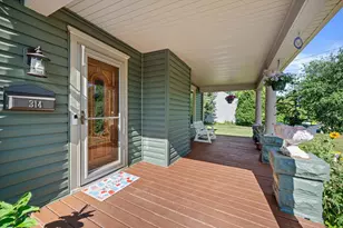 314 Lawn St, Hartland, WI 53029 - Photo 25