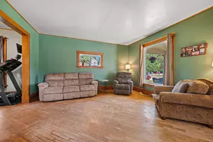 314 Lawn St, Hartland, WI 53029 - Photo 3