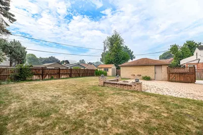 306 N Pinecrest St, Milwaukee, WI 53208 - Photo 43