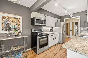 1229 N Jackson St, Milwaukee, WI 53202 - Photo 13