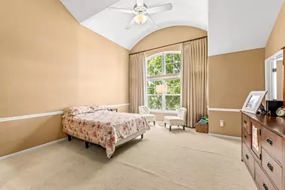 3844 S Lake Dr #15, Saint Francis, WI 53235 - Photo 17