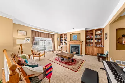 3844 S Lake Dr #15, Saint Francis, WI 53235 - Photo 5
