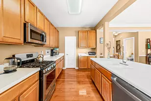 3844 S Lake Dr, Saint Francis, WI 53235 - Photo 13