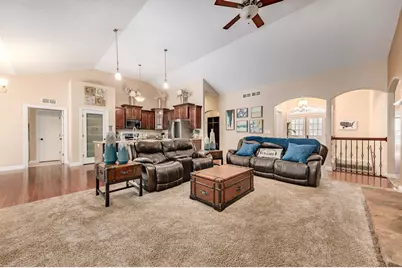 W209N11385  Reger Ct, Germantown, WI 53022 - Photo 11