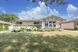 2940 E Wanda Ave, Cudahy, WI 53110 - Photo 1