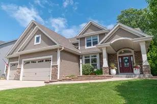 1311 Prairie Creek Blvd, Oconomowoc, WI 53066 - Photo 43