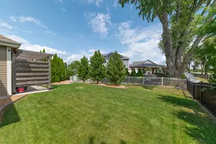 1311 Prairie Creek Blvd, Oconomowoc, WI 53066 - Photo 45