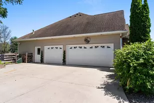 2855 Augusta Way, Manitowoc Rapids, WI 54230 - Photo 7