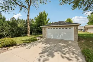 518 E Capitol Dr, Hartland, WI 53029 - Photo 35