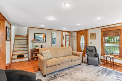 518 E Capitol Dr, Hartland, WI 53029 - Photo 5