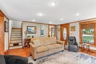 518 E Capitol Dr, Hartland, WI 53029 - Photo 5
