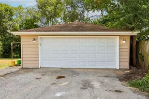 4650 S 109th St, Greenfield, WI 53228 - Photo 27