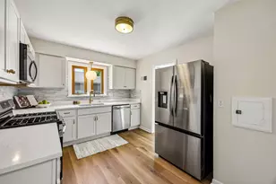 4650 S 109th St, Greenfield, WI 53228 - Photo 9