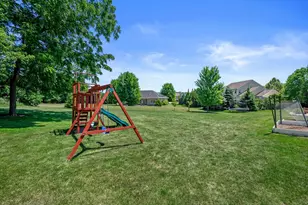 2305 Rustic Woods Ct, Waukesha, WI 53188 - Photo 5
