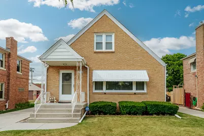 2408  Mitchell St, Racine, WI 53403 - Photo 3