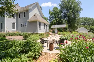 W247S8375 Stonehill Dr, Vernon, WI 53149 - Photo 9