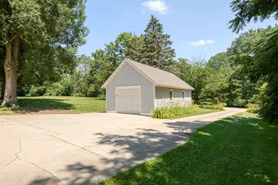 W247S8375  Stonehill Dr, Vernon, WI 53149 - Photo 17