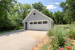 W247S8375 Stonehill Dr, Vernon, WI 53149 - Photo 15