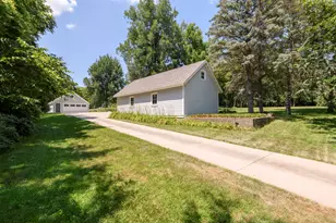 W247S8375 Stonehill Dr, Vernon, WI 53149 - Photo 19