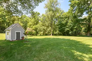 W247S8375 Stonehill Dr, Vernon, WI 53149 - Photo 11