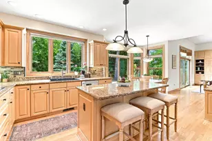 10105 N Parkside Ct, Mequon, WI 53092 - Photo 11