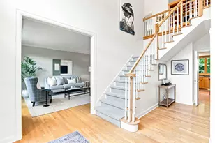 10105 N Parkside Ct, Mequon, WI 53092 - Photo 3