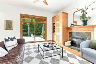 10105 N Parkside Ct, Mequon, WI 53092 - Photo 5