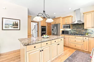 10105 N Parkside Ct, Mequon, WI 53092 - Photo 13