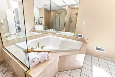 10105 N Parkside Ct, Mequon, WI 53092 - Photo 41