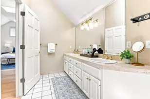 10105 N Parkside Ct, Mequon, WI 53092 - Photo 37