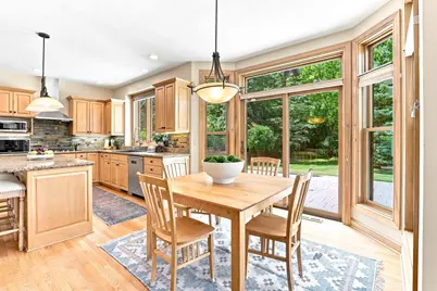 10105 N Parkside Ct, Mequon, WI 53092 - Photo 17