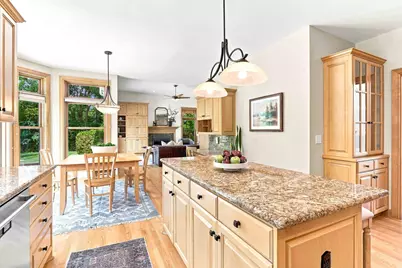 10105 N Parkside Ct, Mequon, WI 53092 - Photo 15