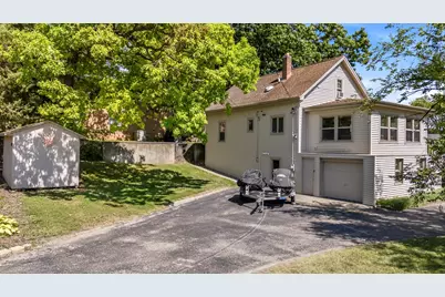 30421  Forest Dr, Burlington, WI 53105 - Photo 3