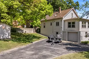 30421 Forest Dr, Burlington, WI 53105 - Photo 3