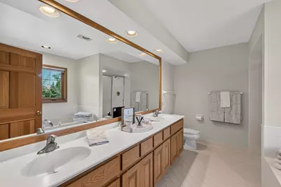 10531 N Haddonstone Pl, Mequon, WI 53092 - Photo 21
