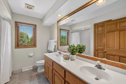 10531 N Haddonstone Pl, Mequon, WI 53092 - Photo 25
