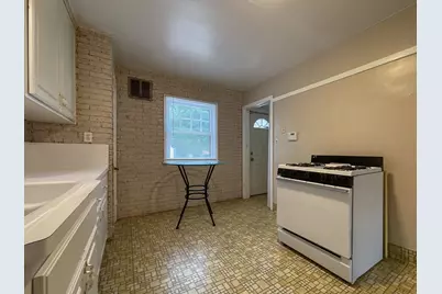 4924 N 73rd St, Milwaukee, WI 53218 - Photo 9