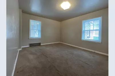 4924 N 73rd St, Milwaukee, WI 53218 - Photo 11