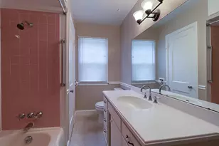 4924 N 73rd St, Milwaukee, WI 53218 - Photo 5