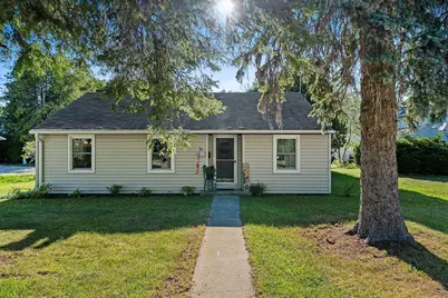 2912  Adams St, Two Rivers, WI 54241 - Photo 3