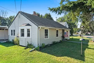 2912 Adams St, Two Rivers, WI 54241 - Photo 5