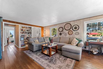 2912  Adams St, Two Rivers, WI 54241 - Photo 7