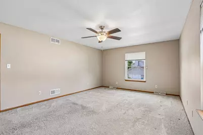 2301  Linda Ct, Waukesha, WI 53188 - Photo 25