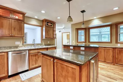 N52W21868  Virginia Ln, Menomonee Falls, WI 53051 - Photo 9