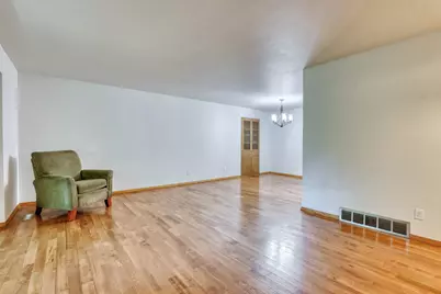 N52W21868  Virginia Ln, Menomonee Falls, WI 53051 - Photo 7